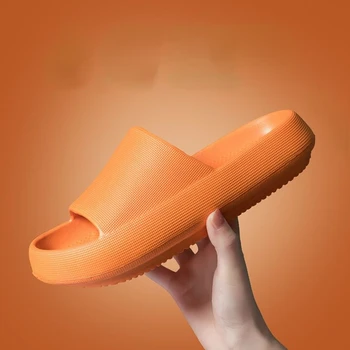 Модные летние женские тапочки на платформе, Новая корейская версия однотонных женских тапочек на плоской подошве для ванной, пара мягкой обуви